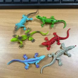 Creative Cartoon Cute Pets Hole Shoe Charms Accessories Shoe Buckle Simulated Lizard 3D Shoes Flower DIY Shoes Decorations