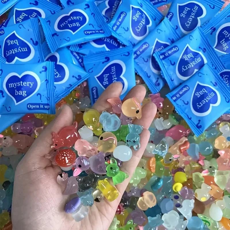 5/10/30/50/60pcs Glow In The Dark Mini Resin Animals Surprise Blind Bags for Garden Decor Micro Landscape Birthday Gift Surprise