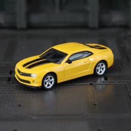 CCA 1:64 Chevrolet Camaro Alloy Sports Car Model Car Children's Toy Birthday Gift rich details, fine workmanship