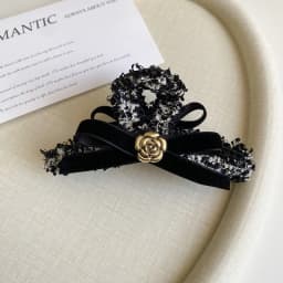 1pc Korean-style autumn and winter wool fabric hair clip, high-end metal camellia bow hair claw for the back of the head