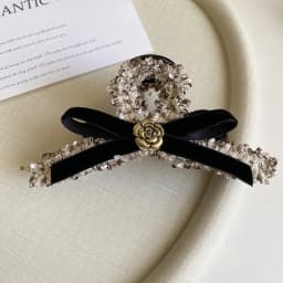 1pc Korean-style autumn and winter wool fabric hair clip, high-end metal camellia bow hair claw for the back of the head