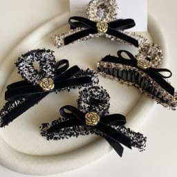 1pc Korean-style autumn and winter wool fabric hair clip, high-end metal camellia bow hair claw for the back of the head