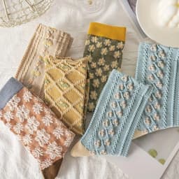 5 Pairs of New Retro Relief Plant Flower Women's Mid Tube Socks in Spring and Autumn Soft and Comfortable Women's Casual Socks