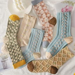 5 Pairs of New Retro Relief Plant Flower Women's Mid Tube Socks in Spring and Autumn Soft and Comfortable Women's Casual Socks