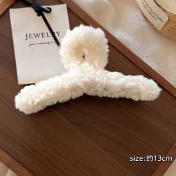 Fashion Faux Fur Hair Claws For Women Autumn Winter Plush Shearling Hair Clips 5.0 in Large Solid Crab Claw Clips For Thick Hair