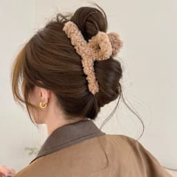 Fashion Faux Fur Hair Claws For Women Autumn Winter Plush Shearling Hair Clips 5.0 in Large Solid Crab Claw Clips For Thick Hair