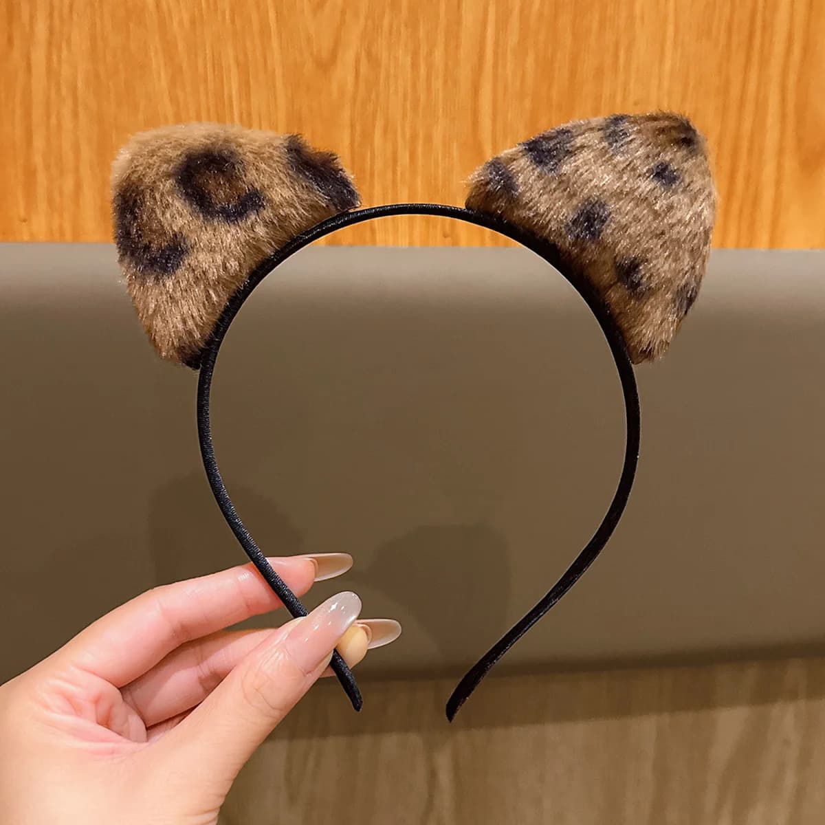 1 Cat's ears (Steamed cat-ear shaped bread) leopard print cute versatile plush hair band suitable for daily hair accessories