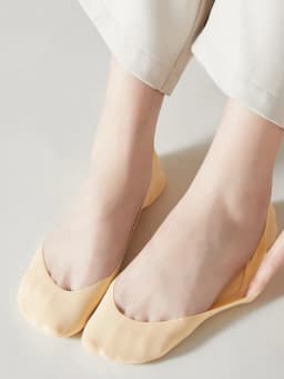 3 Pairs Of Women's Summer And Autumn Soft And Fashionable Thin Anti Slip Padded Short Socks