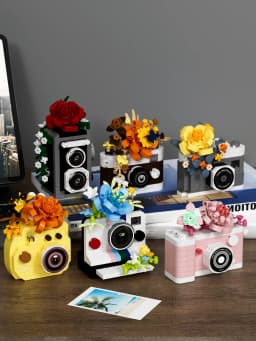 Vintage Camera & Flowers Building Blocks DIY Toys Small Particle Bricks Assembly Puzzle Toys For Friend Gifts Christmas Gifts