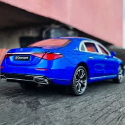 1:24 E-Class E300 L Alloy Car Model Diecasts Metal Toy Vehicles Car Model Simulation Sound and Light Collection Childrens Gifts