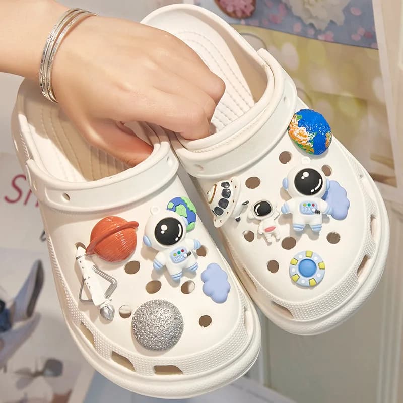 Spaceman Series Hole Shoe Charms Decoration Creative Flying Saucer Space Planet Shoe Buckle DIY Hole 3D Accessories