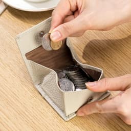 Genuine Leather Unisex Money Bag Luxury Design Famous Brand Hasp Square Wallet Fashion Girls Mini Wallet Women Small Coin Purses