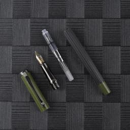 1Pcs High Quality Posture Correction Metal Fountain Pen Frosted Yellow Stripe Gun Grey Stationery Pen School Supplies Ink Pens