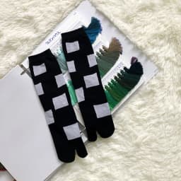Japanese Multi-Color Jacquard Carrot Chestnut Flower Literary Cute Two-Toe Socks Middle Tube Tabi Split Toe Socks Tide Socks