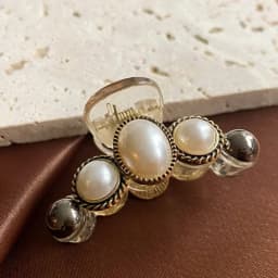 Mini Pearl Hair Claw Women Girls Sweet Cute Hair Claw Chic Barrettes Claw Crab Hairpins Styling Fashion Hair Styling Accessories