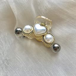 Mini Pearl Hair Claw Women Girls Sweet Cute Hair Claw Chic Barrettes Claw Crab Hairpins Styling Fashion Hair Styling Accessories
