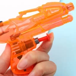 5 Pieces Plastic Water Guns Squirt Water Guns Children's Toy Plastic Guns Color Random for Outdoor Beach Swimming Pool