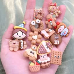 1-15PCS Resin Shoe Charms Chocolate Bear Girl Donut Ice Cream Flower Gingerbread Man Slipper Buckle Hole Shoes Ornament Kid Gift