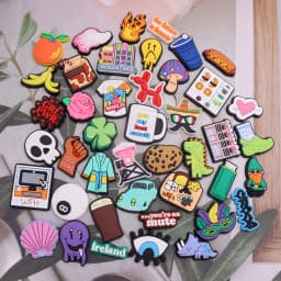 1-43PCS PVC Shoe Charms Flame Clover Eyes Cart Sushi Cup Ghost Tee T-Shirt Hot Dog Buckle Clog Fit Wristbands Accessories