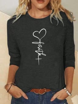 Women's Long-Sleeved Loose Round-Neck Top Elegant Solid Color Polyester Knitted T-Shirt Autumn and Winter Fashion Heart Pattern