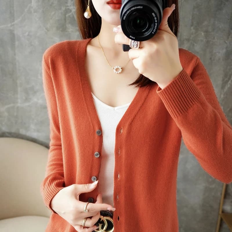 2026 New V-Neck Temperament Small Fragrant Wind Women Loose Sweater Coat Special Offer Cardigan ZHI D035