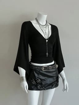 Women Deep V Neck Zip Front Flare Long Sleeve Side Ruched Slim Fit Cropped Top 2026 Gothic Streetwear Solid Black Going Out Fitt