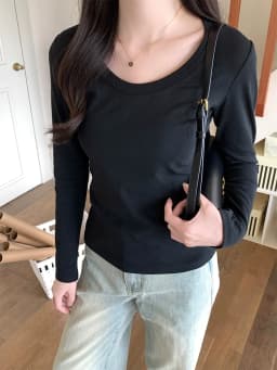 U Neck Long Sleeve T-Shirt Women Autumn Winter New Cotton Slim Casual Top Basic Solid Bottom Shirts Korean