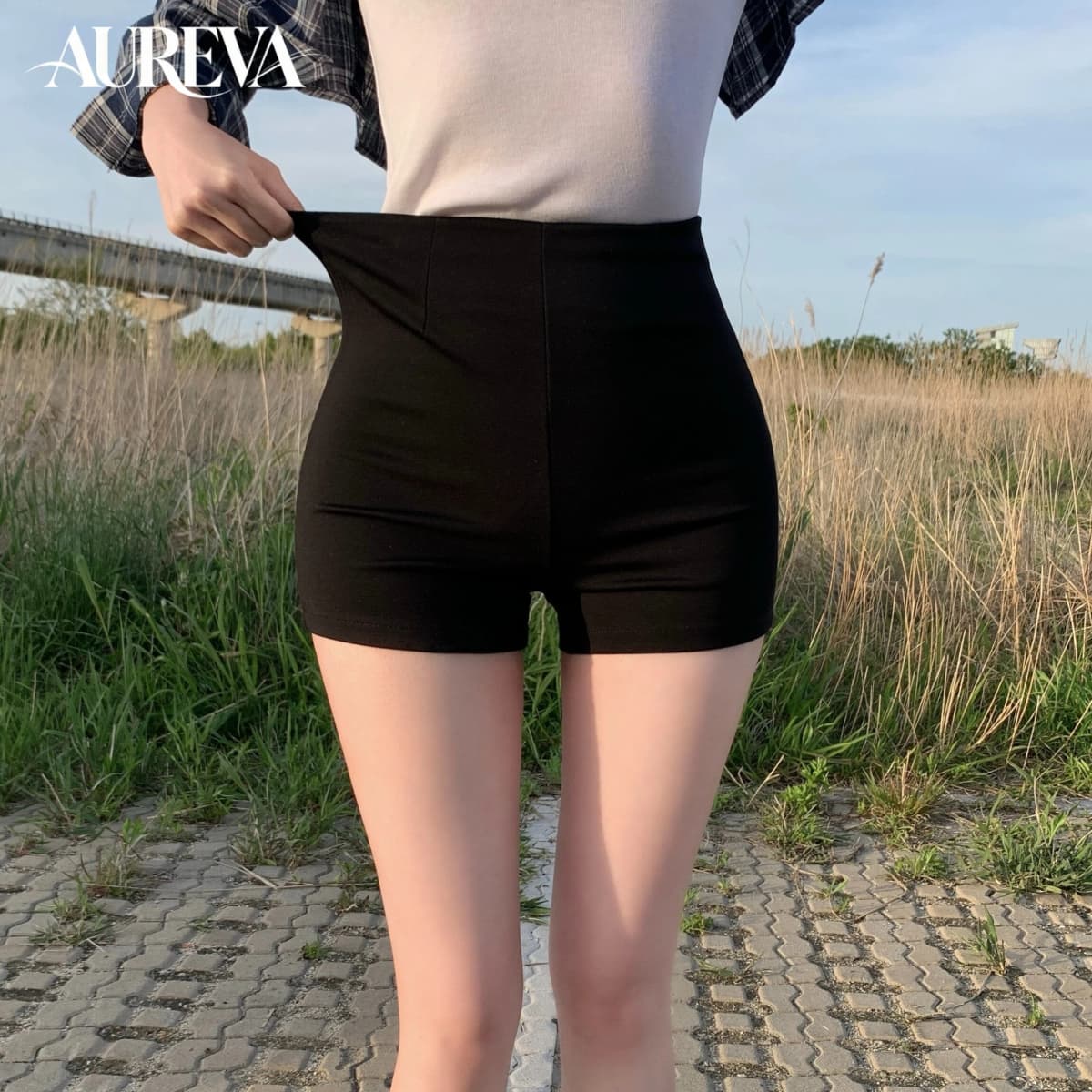 2026 High Waist Slim Fit Black Elastic Shorts for Women Versatile Bodycon Straight Leg 3 Points Hot Pants for Girl Group