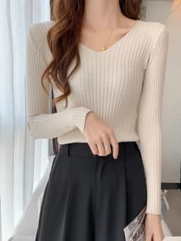 2026 Korean Autumn Winter V Neck Sweater Fashion Casual Long Sleeve Knitted Sweaters Solid Color Slim Pullovers Women Clothes
