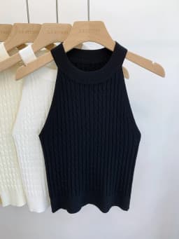 2026 Summer New Women's Knitted Halter Camisole Slim Fit Sleeveless Base Tank Tops Solid Color O-neck Outerwear Vests Crop Tops