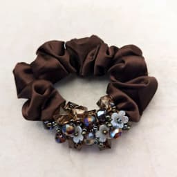 New Arrvial Luxurious Acrylic Flower Scrunchie Hair Tie Satin Crystal Ponytail Holder Fashionable Women Hair Accessories