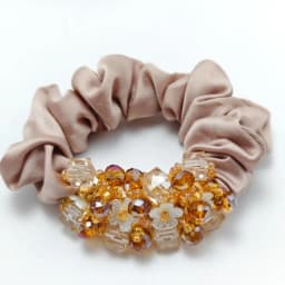 New Arrvial Luxurious Acrylic Flower Scrunchie Hair Tie Satin Crystal Ponytail Holder Fashionable Women Hair Accessories