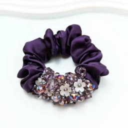 New Arrvial Luxurious Acrylic Flower Scrunchie Hair Tie Satin Crystal Ponytail Holder Fashionable Women Hair Accessories