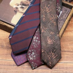 2025 Luxury Silk Neckties For Men Red Brown Flower Neck Ties 7cm Casual Neckwear Suit Accessories Wedding Skinny Tie Cravat Gift