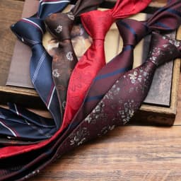 2025 Luxury Silk Neckties For Men Red Brown Flower Neck Ties 7cm Casual Neckwear Suit Accessories Wedding Skinny Tie Cravat Gift