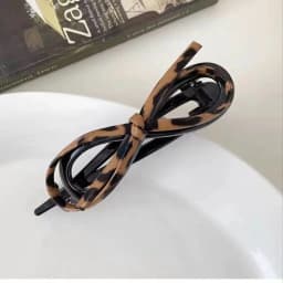 2025 New Acrylic Hair Claw Ribbon Bow Transparent Shark Gripper For Women Girls Summer Outdoor Simple Hair Accessories 12cm