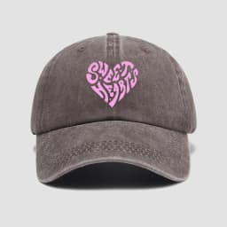 Pink heart-shaped letter printed baseball cap, versatile for daily use, sweet girl's hat, outdoor sun protection and shading
