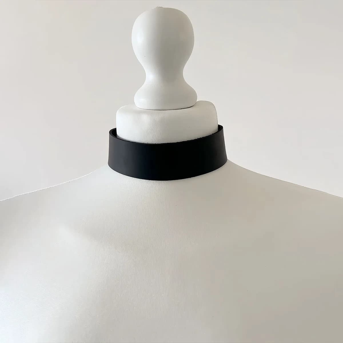 Women Punk Gothic Simple Black PU Leather Wide Choker Collar Necklace, Adjustable Accessory for Daily Wear Halloween