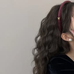 Korean autumn and winter velvet noble narrow version headband simple small bow hair accessories 2025 versatile high cranial top