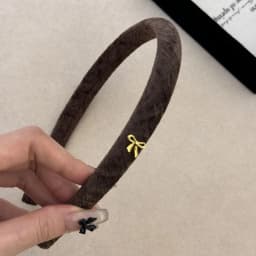 Korean autumn and winter velvet noble narrow version headband simple small bow hair accessories 2025 versatile high cranial top
