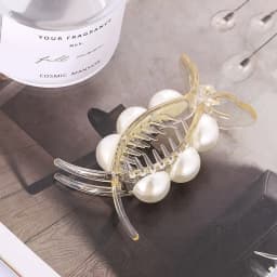 The new pearl back head hairpin grab shark clip is simple and versatile for daily wear