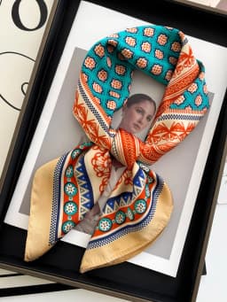Vintage Chain Print Satin Square Scarf Soft Lightweight Women’s Fashion Accessory for Hair Neck Shawl Elegant Hair Scarf