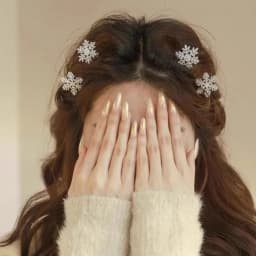 2024 New 2pcs Sliver Snowflake Hair Clip Women Girls Sweet Bangs Side Clip Glitter Shiny Edge Hairpins Christmas Headwear