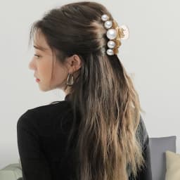 Elegant Pearl Hair Claws 7cm Strong Holder Acrylic Shark Jaw Clamps For Women Girls Fashion Hair Styling Tool Party Headwear