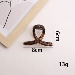 Women's Y2K Wavy High Glossy Amber Brown Large Lightweight Plastic Hair Clip Elegant and Minimalistic