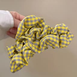 1pc Korean plaid fabric cloud clip, new high-end temperament hair clip, shark clip headband at the back of the head
