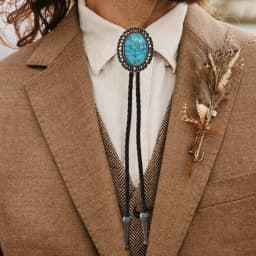 Vintage Elegant Stone Cowboy Black Bolo Tie Leather Rope Pendant Necktie Jewelry Western Tie for Men Women Costume Accessories