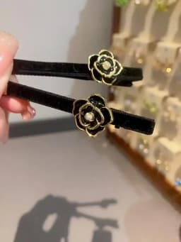 Imitation Pearl Dripping Camellia Flower Letters Hair Clips French Retro Fashion Side Fringe Duckbill Clip Versatile Accessories