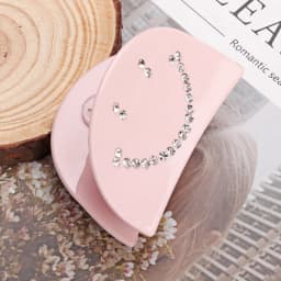 1pc New smiley face shaped acrylic material headpiece hair clip, hair clip at the back of the head, hair grab