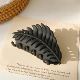 Fashion Acrylic Leaf Shaped Hair Claw Women Girls Non-Slip Large Strong Hold Shark Jaw Clips For Thick Long Hair Summer Headwear